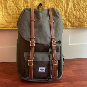 HERSCHEL LITTLE AMERICA BACKPACK